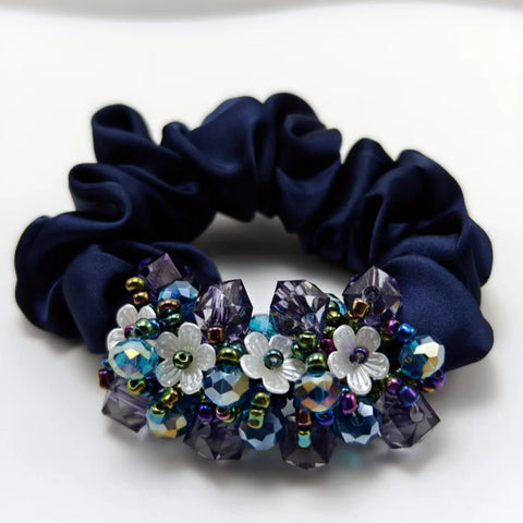 2025 New Arrvial Luxurious Acrylic Flower Scrunchie Hair Tie Satin Crystal Ponytail Holder Fashionable Women Hair Accessories