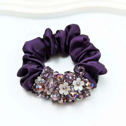 2025 New Arrvial Luxurious Acrylic Flower Scrunchie Hair Tie Satin Crystal Ponytail Holder Fashionable Women Hair Accessories