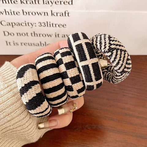 5pcs simple and versatile high-stretch black and white checkered traceless hair ring