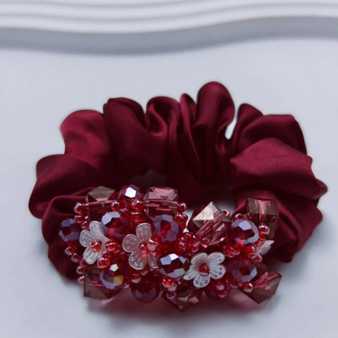 2025 New Arrvial Luxurious Acrylic Flower Scrunchie Hair Tie Satin Crystal Ponytail Holder Fashionable Women Hair Accessories