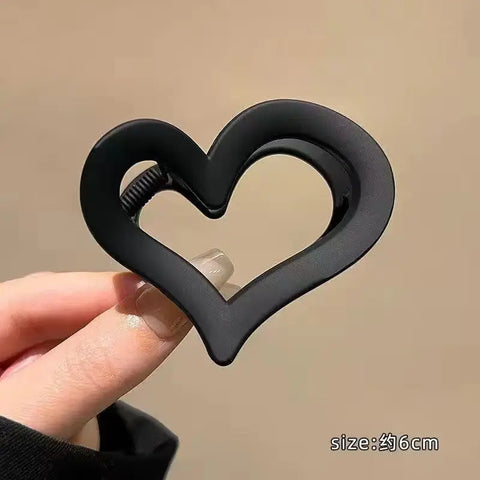 Women's autumn and winter temperament, back of the head clip, headband accessories, heart-shaped frosted hair clip
