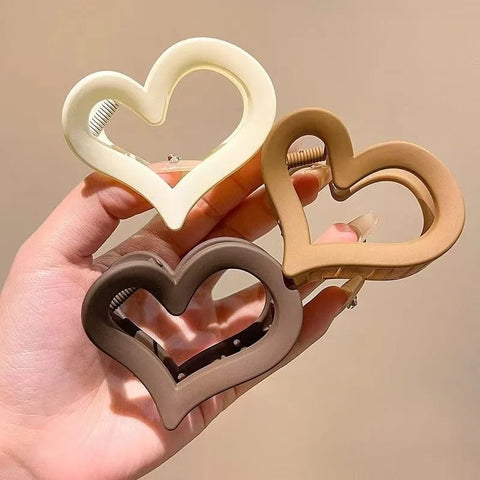 Women's autumn and winter temperament, back of the head clip, headband accessories, heart-shaped frosted hair clip