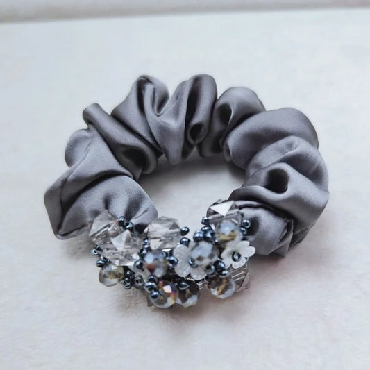 2025 New Arrvial Luxurious Acrylic Flower Scrunchie Hair Tie Satin Crystal Ponytail Holder Fashionable Women Hair Accessories