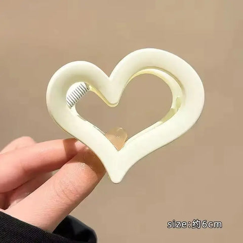 Women's autumn and winter temperament, back of the head clip, headband accessories, heart-shaped frosted hair clip