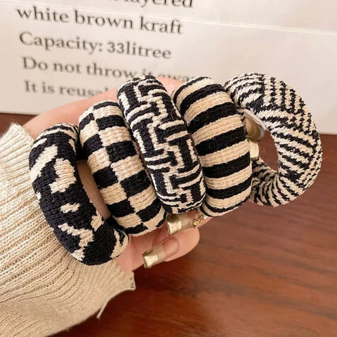 5pcs simple and versatile high-stretch black and white checkered traceless hair ring