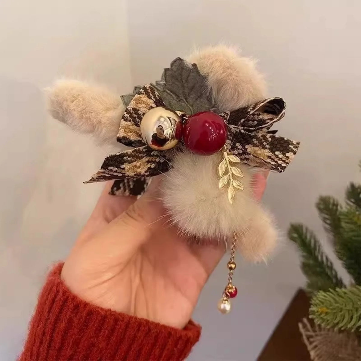 1PC Christmas Plush Hair Clips Set: Festive Bow&Bell Details, Fluffy Pom - Pom Design, Cute Hair Accessories For Holiday Parties
