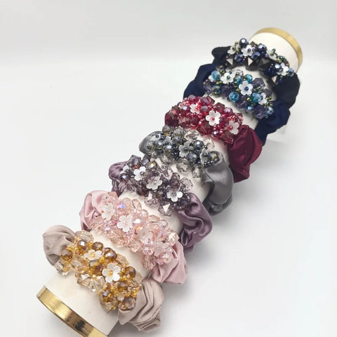 2025 New Arrvial Luxurious Acrylic Flower Scrunchie Hair Tie Satin Crystal Ponytail Holder Fashionable Women Hair Accessories