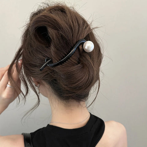 New Fashion Barrettes Retro S Shape Ponytail Twist Hair Clips Hairpins Twisted Hollow Out Shark Clips Headdress Hair Accessories